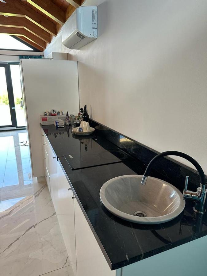 Casa Moderna In Sinteu - Intersectia Intre Modern Si Linistea Naturii Huta Voivozi Exterior foto