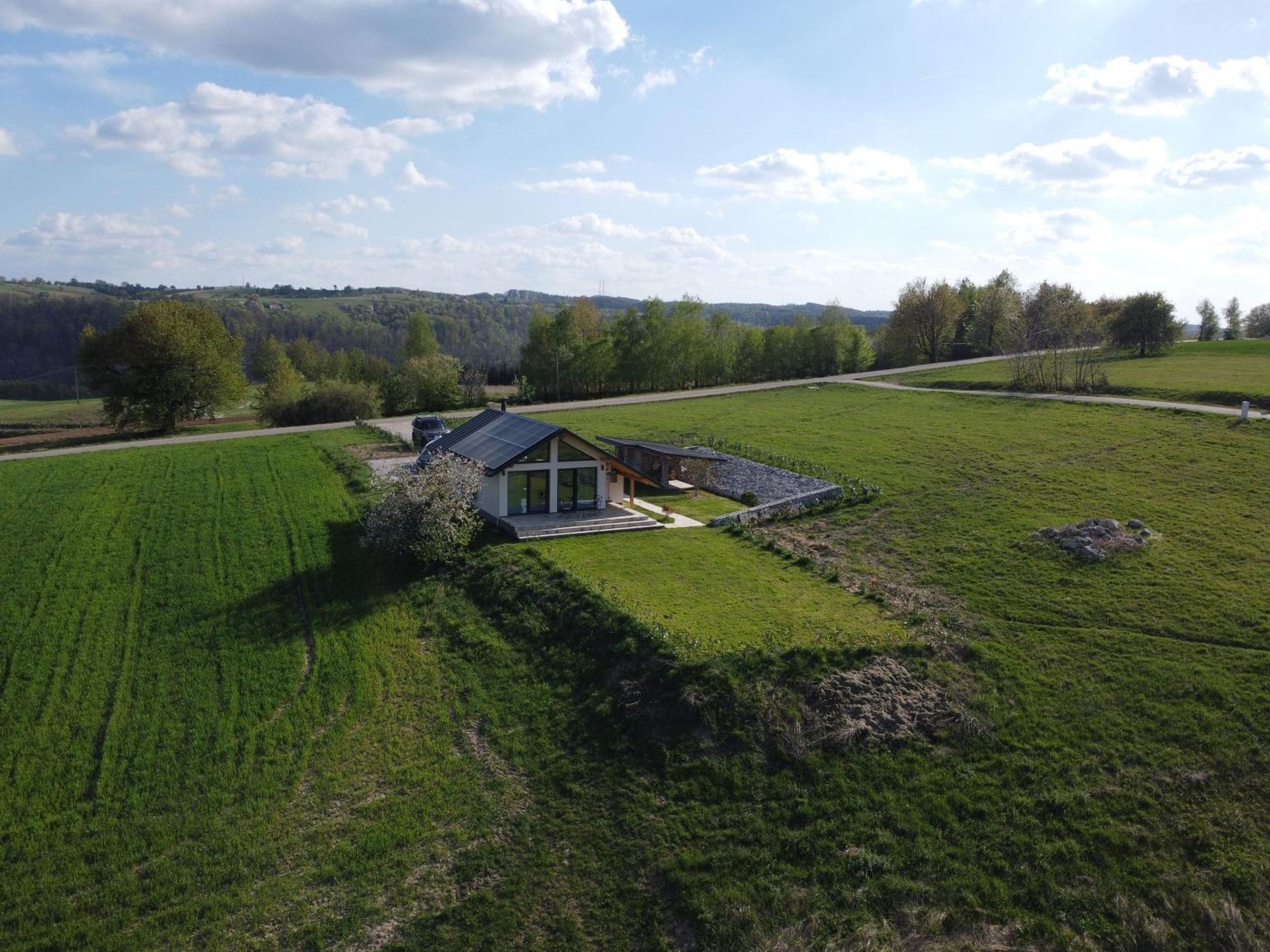 Casa Moderna In Sinteu - Intersectia Intre Modern Si Linistea Naturii Huta Voivozi Exterior foto